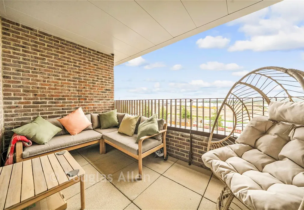 Balcony - Kings Hill, Barking, Essex - Wards of Kent