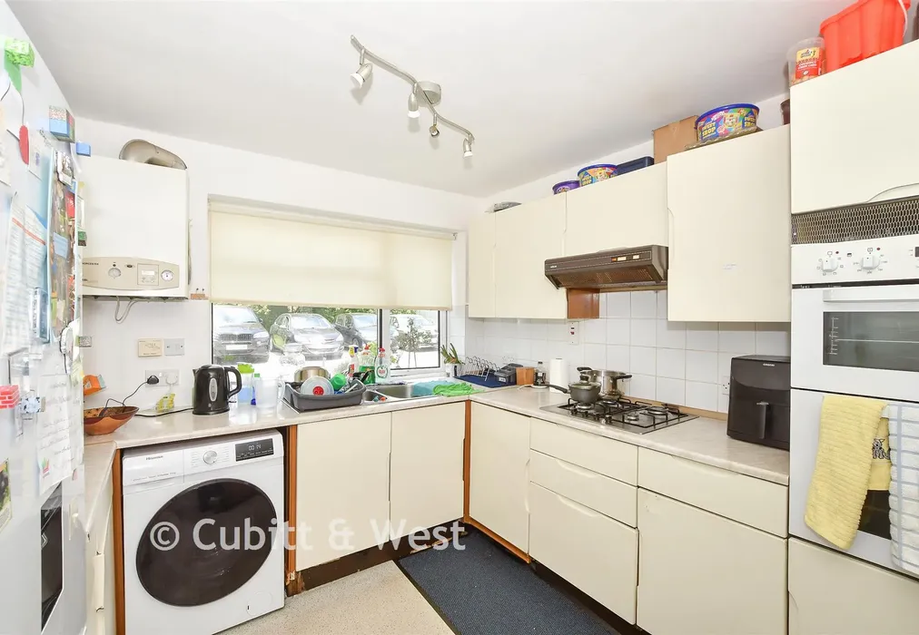 Kitchen - Doods Road, Reigate, Surrey - Wards of Kent