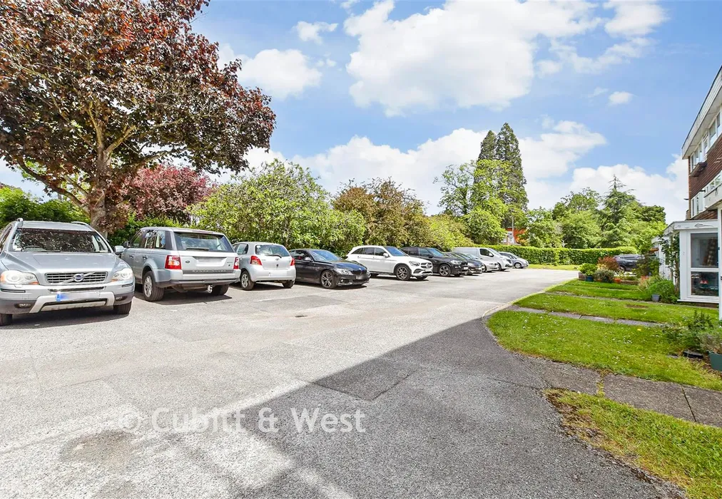Driveway/Parking - Doods Road, Reigate, Surrey - Wards of Kent