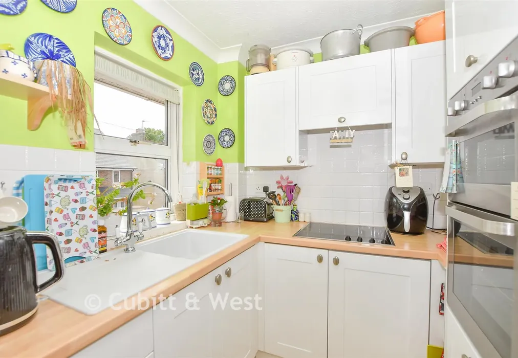 Kitchen - Melbourne Road, Chichester, West Sussex - Wards of Kent