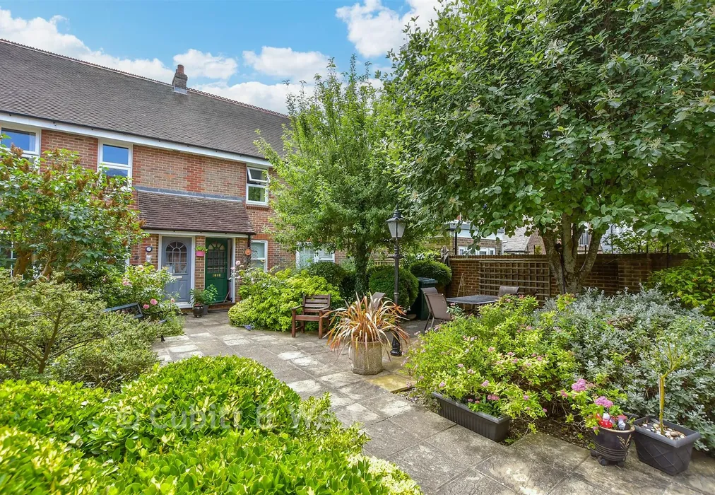 Communal Gardens - Melbourne Road, Chichester, West Sussex - Wards of Kent