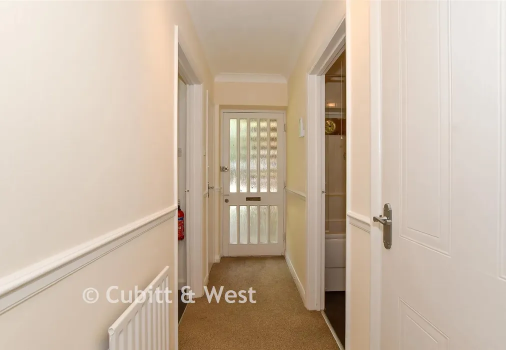 Hallway - Brighton Road, Southgate, Crawley, West Sussex - Wards of Kent