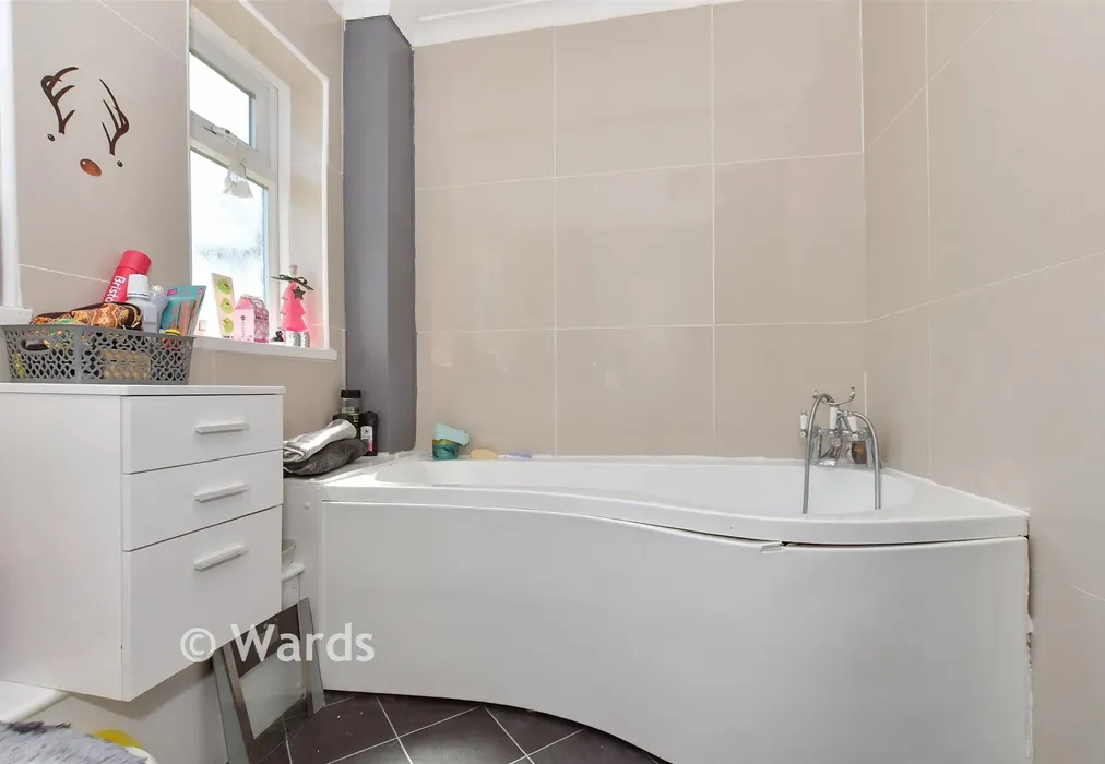 Bathroom - Canterbury Road, Brooksend, Birchington, Kent - Wards of Kent