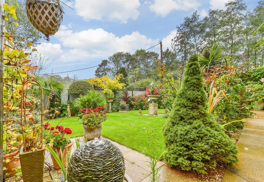 Rear Garden - Three Fields Road, Tenterden, Kent - Wards of Kent