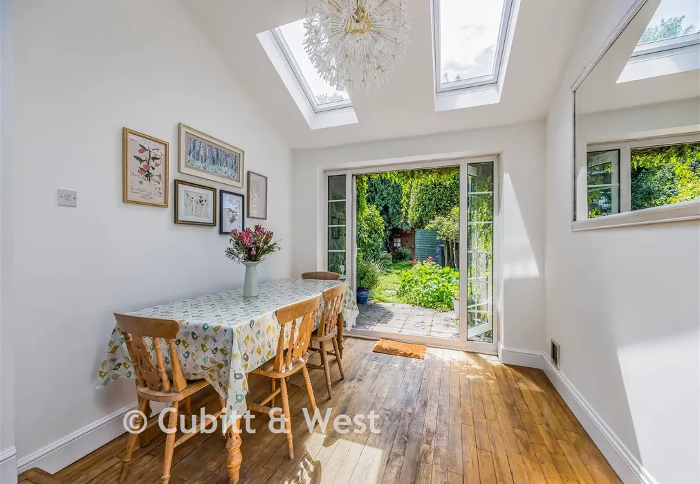 Dining Room - West Street, Havant, Hampshire - Wards of Kent