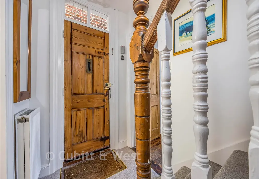 Hallway - West Street, Havant, Hampshire - Wards of Kent