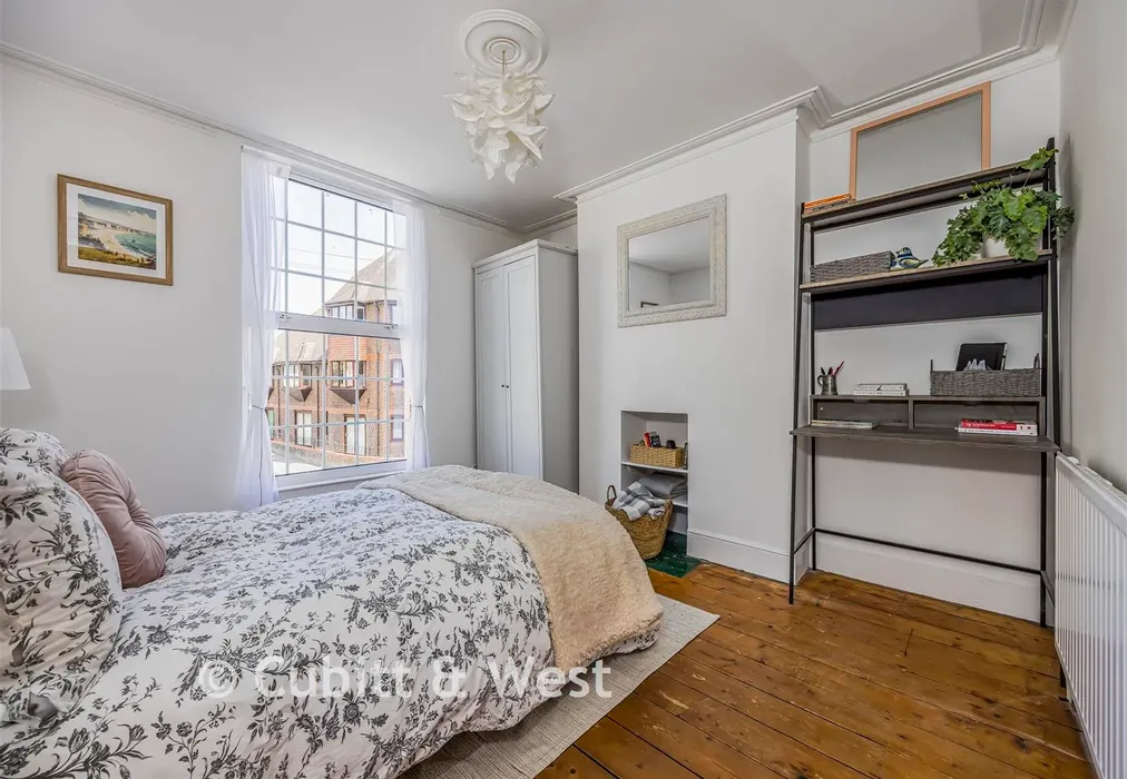 Bedroom 1 - West Street, Havant, Hampshire - Wards of Kent