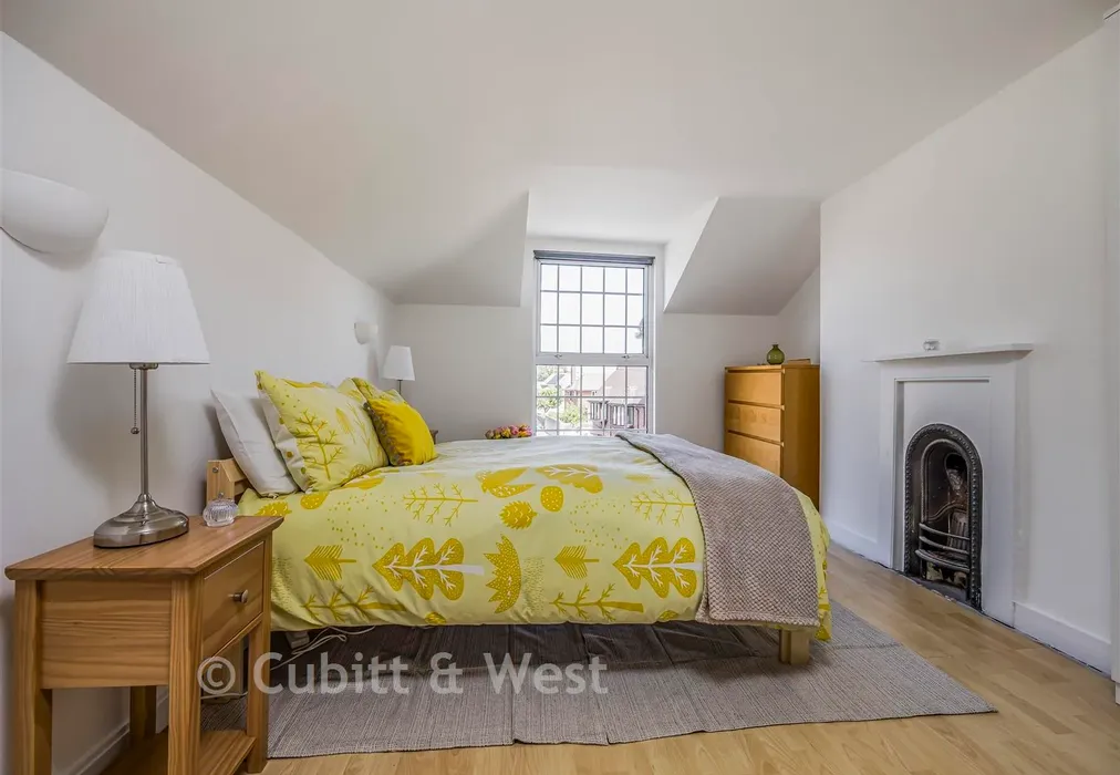 Bedroom 2 - West Street, Havant, Hampshire - Wards of Kent