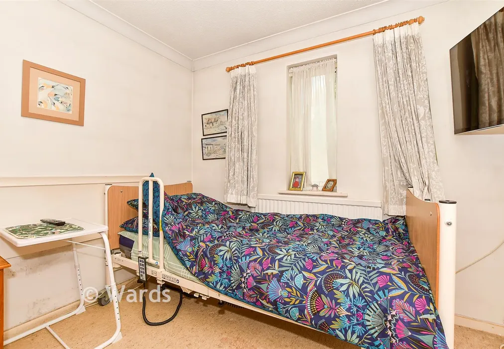 Bedroom 1 - Welland Road, Tonbridge, Kent - Wards of Kent