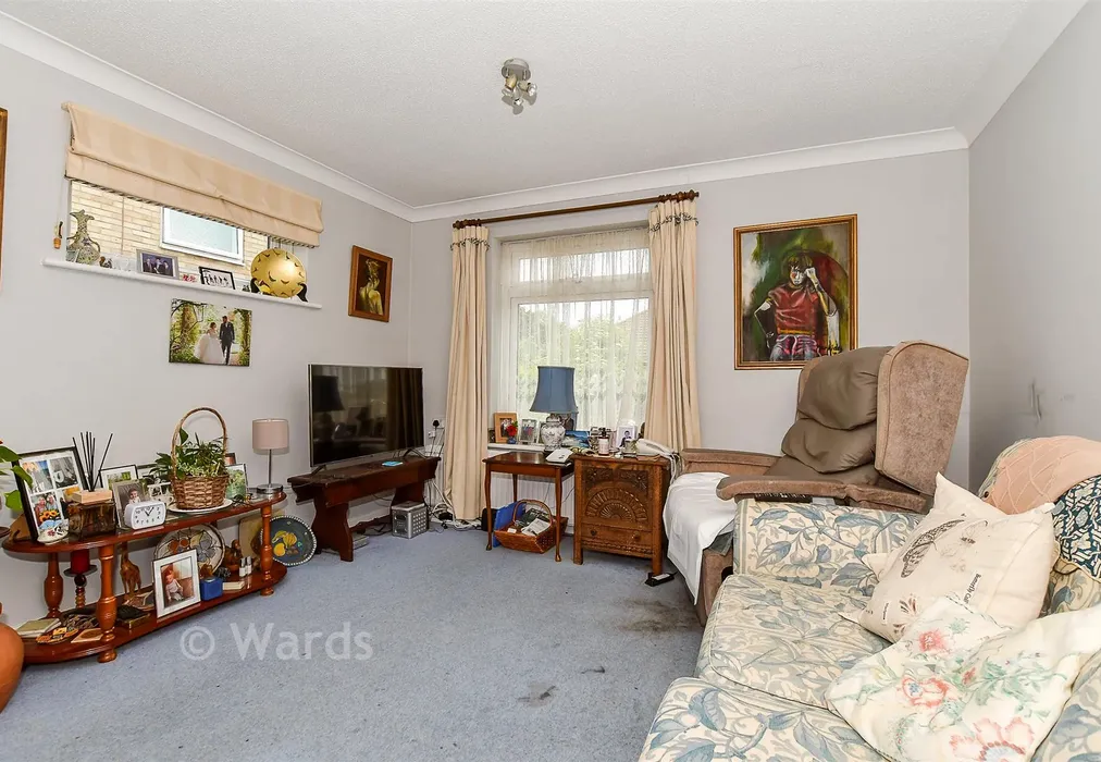 Lounge/ Diner - Welland Road, Tonbridge, Kent - Wards of Kent