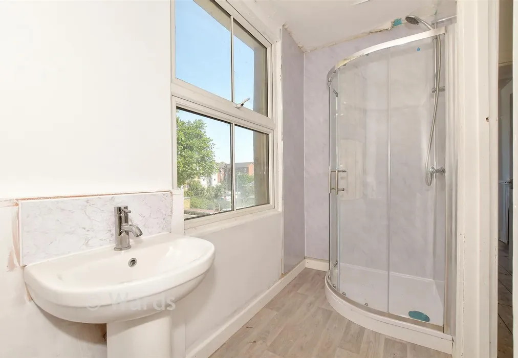 Shower Room - Godwin Road, Cliftonville, Kent - Wards of Kent