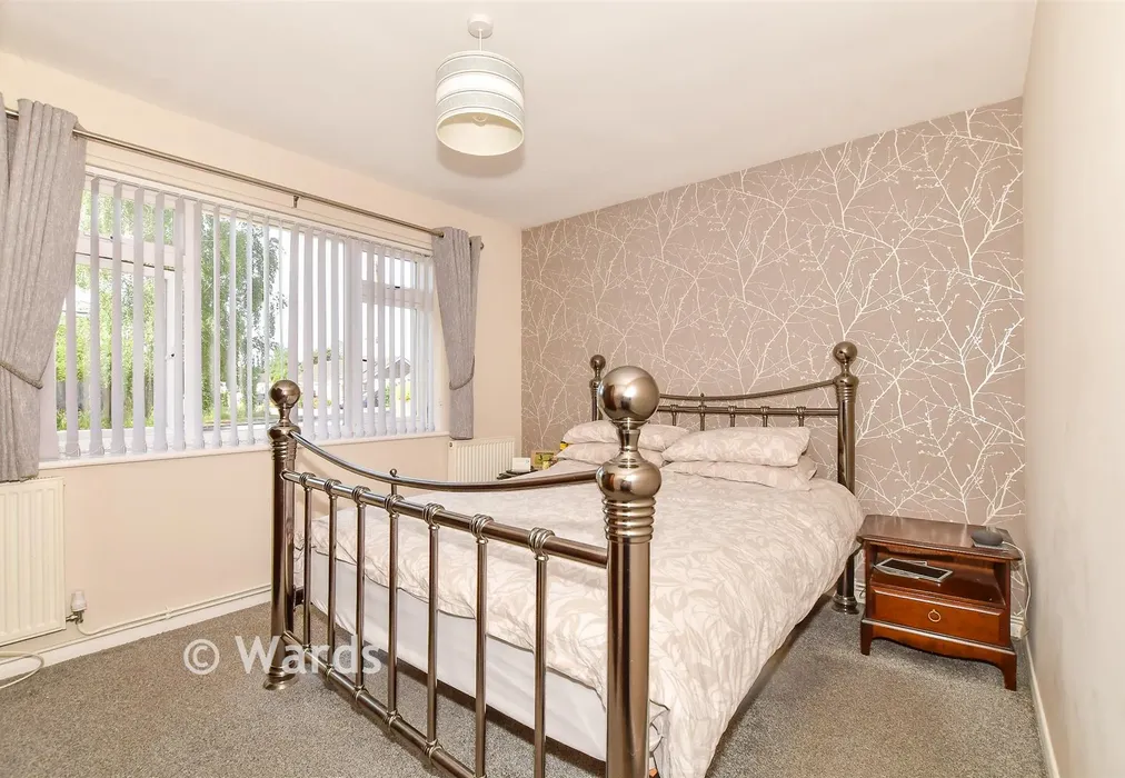 Bedroom 1 - Nightingale Close, Chartham Hatch, Kent - Wards of Kent