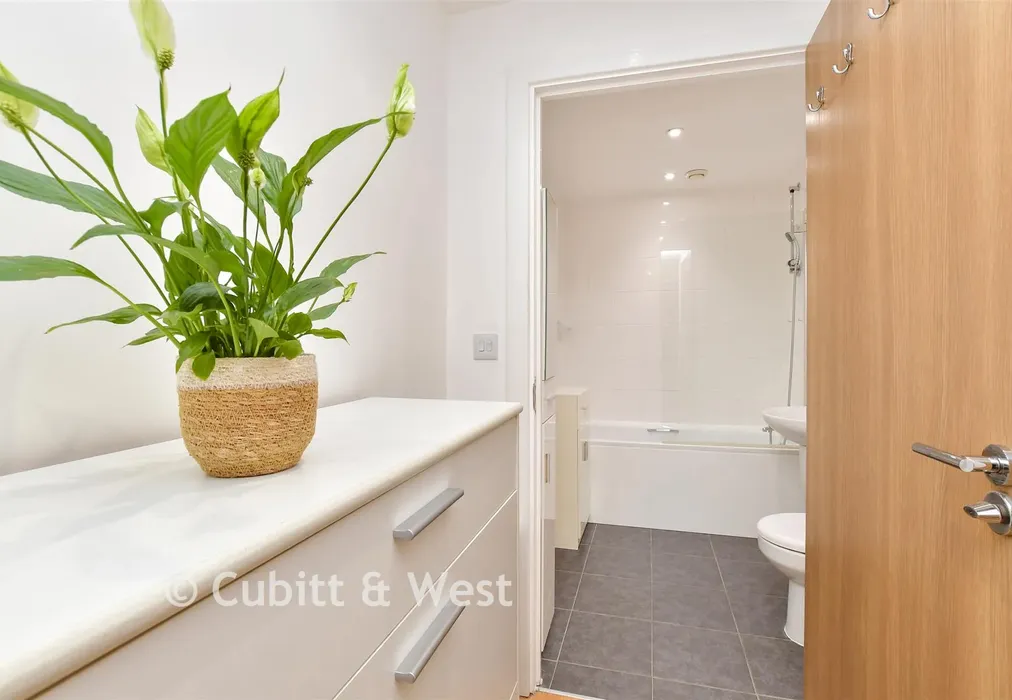 Internal Lifestyle Photograph - Talbot Close, Mitcham, Surrey - Wards of Kent