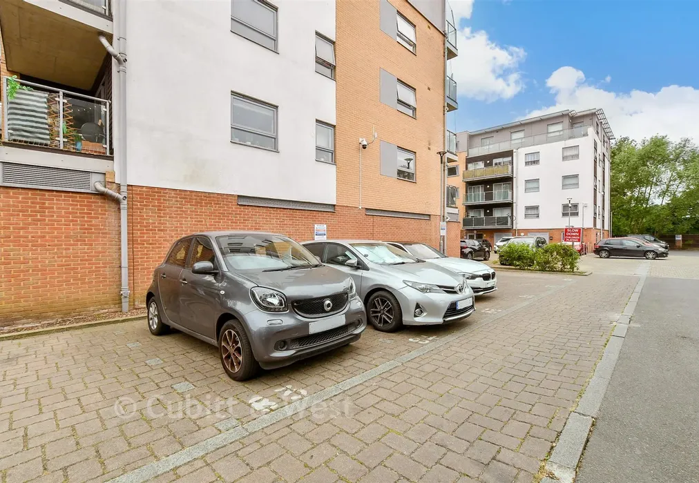 Driveway/Parking - Talbot Close, Mitcham, Surrey - Wards of Kent