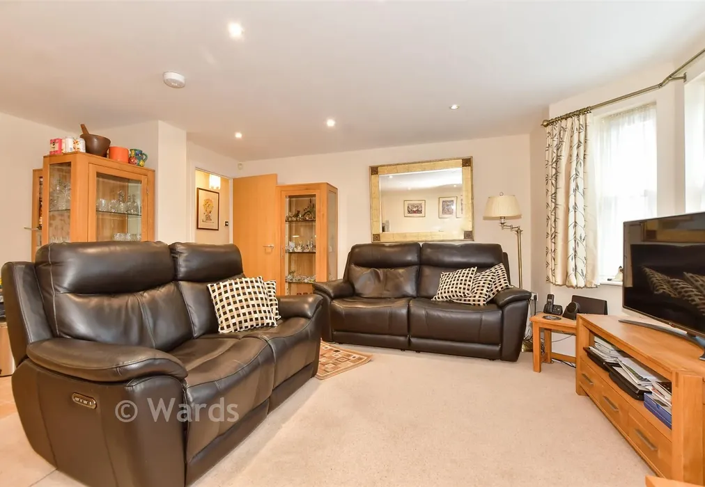 Lounge/Kitchen - Quex Road, Westgate-On-Sea, Kent - Wards of Kent
