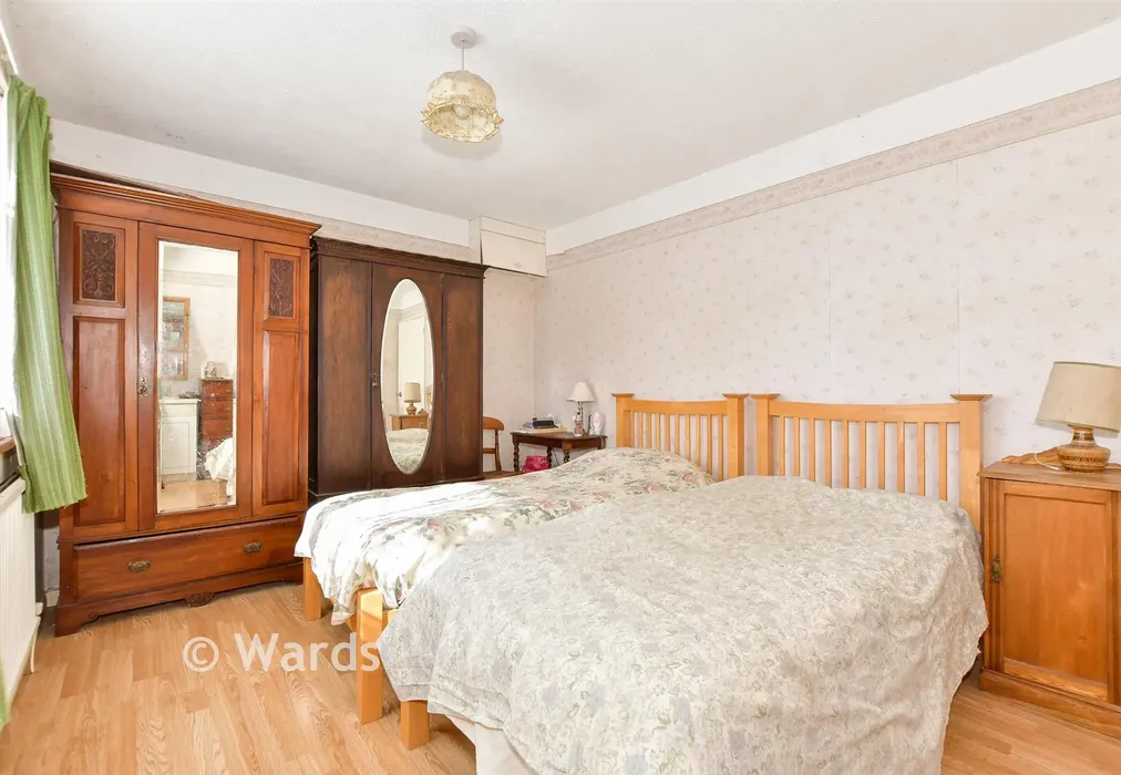 Bedroom 1 - Lower Sands, Dymchurch, Romney Marsh, Kent - Wards of Kent