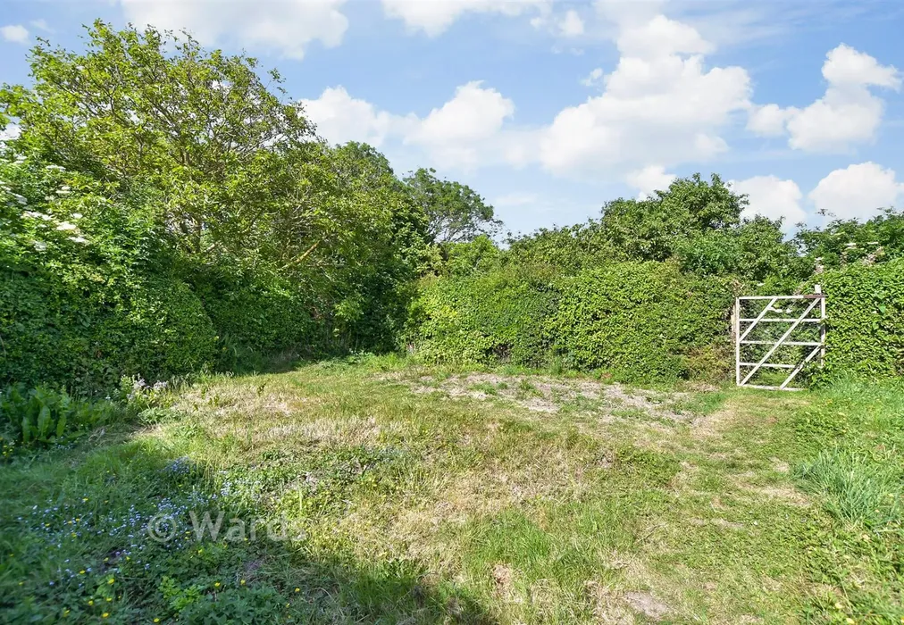 Rear Garden - Lower Sands, Dymchurch, Romney Marsh, Kent - Wards of Kent