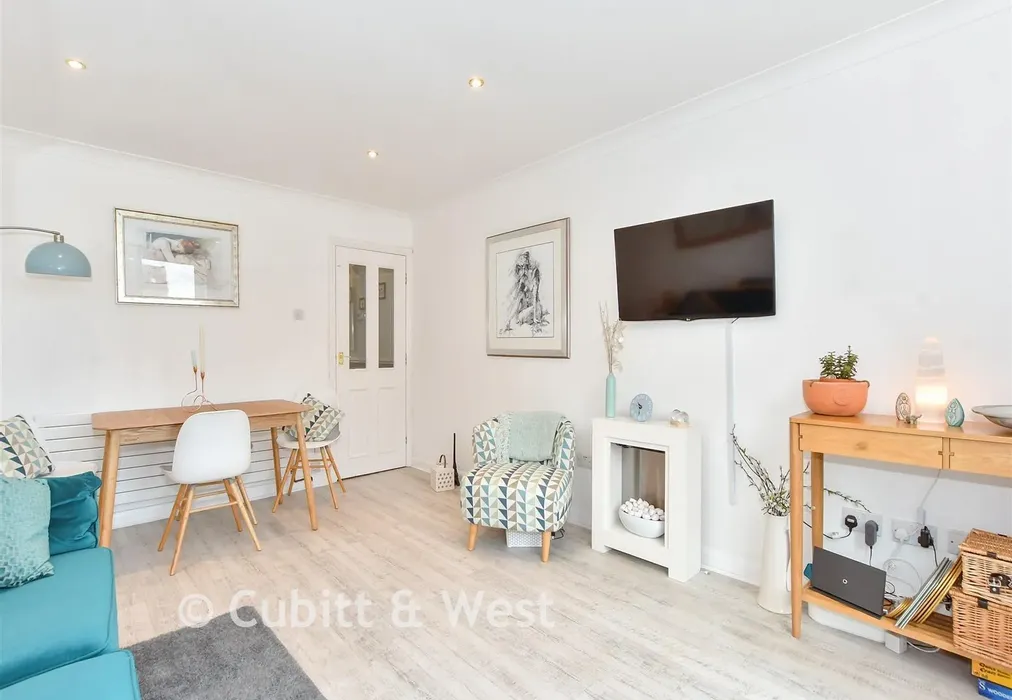Lounge - Ferry Road, Southsea, Hampshire - Wards of Kent