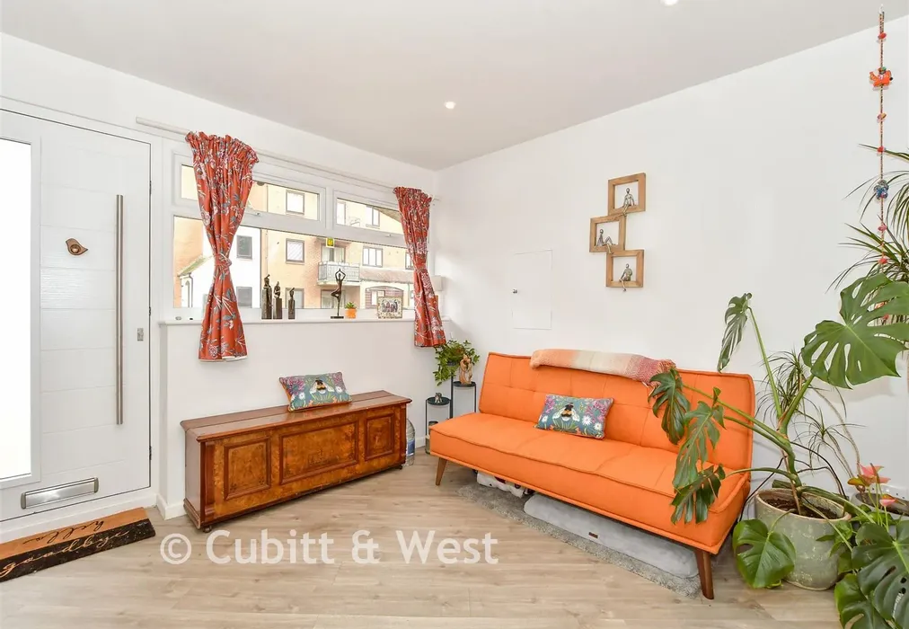 Family Room - Ferry Road, Southsea, Hampshire - Wards of Kent