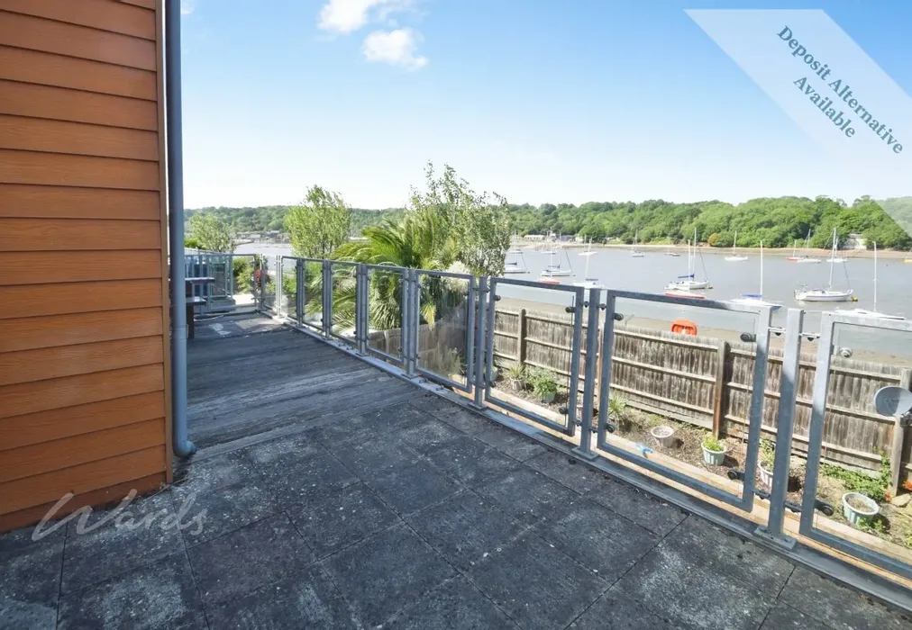 shoreway balcony - The Shoreway Chatham ME4 - Wards of Kent