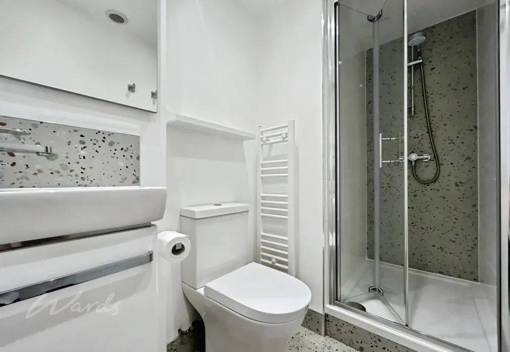 shower room - Priory Street Tonbridge TN9 - Wards of Kent