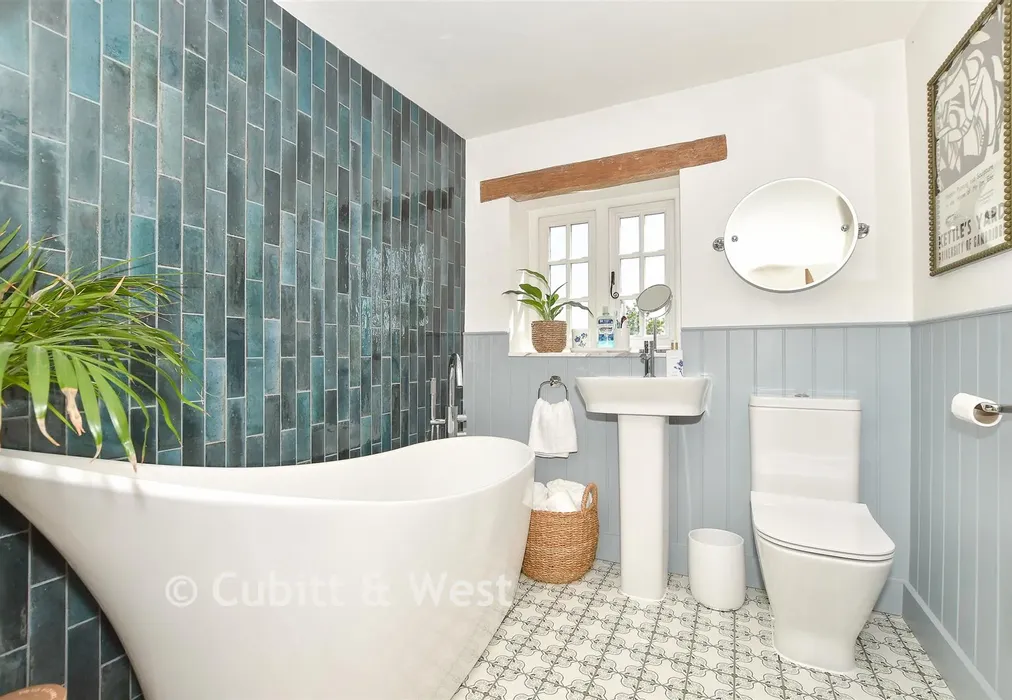 Bathroom - Lordswell Lane, Crowborough, East Sussex - Wards of Kent