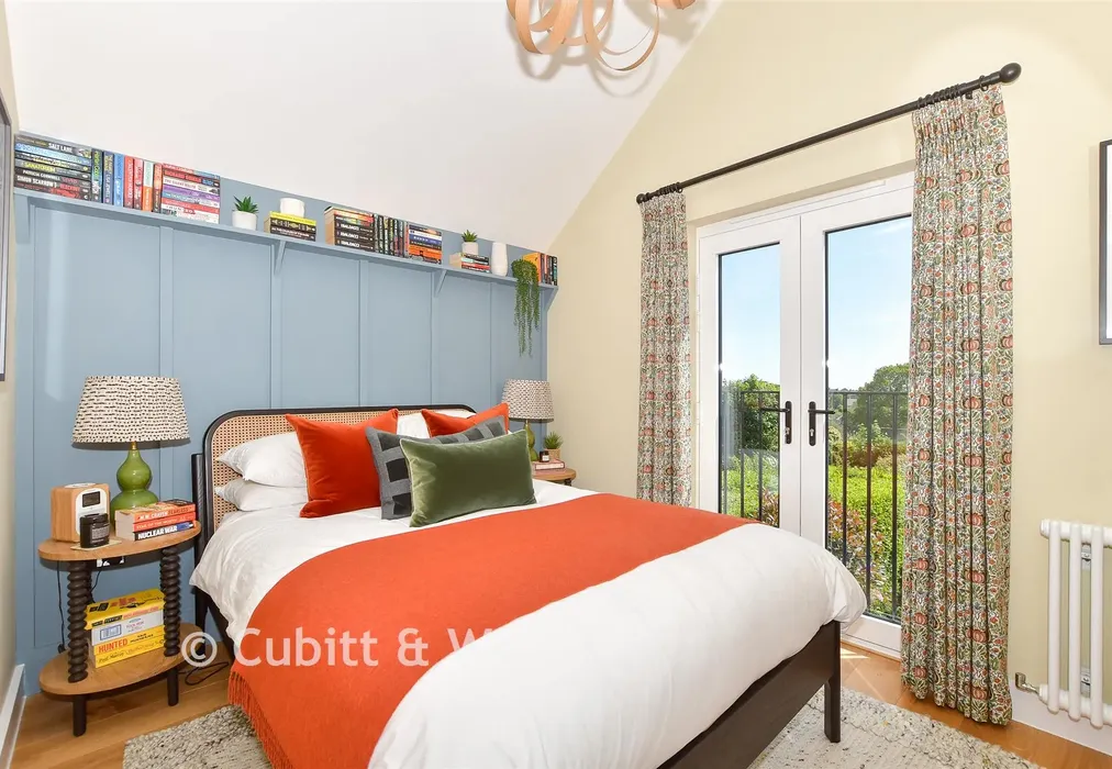 Bedroom 1 - Lordswell Lane, Crowborough, East Sussex - Wards of Kent