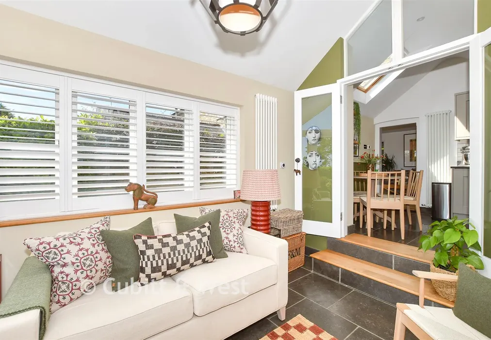 Family Room - Lordswell Lane, Crowborough, East Sussex - Wards of Kent