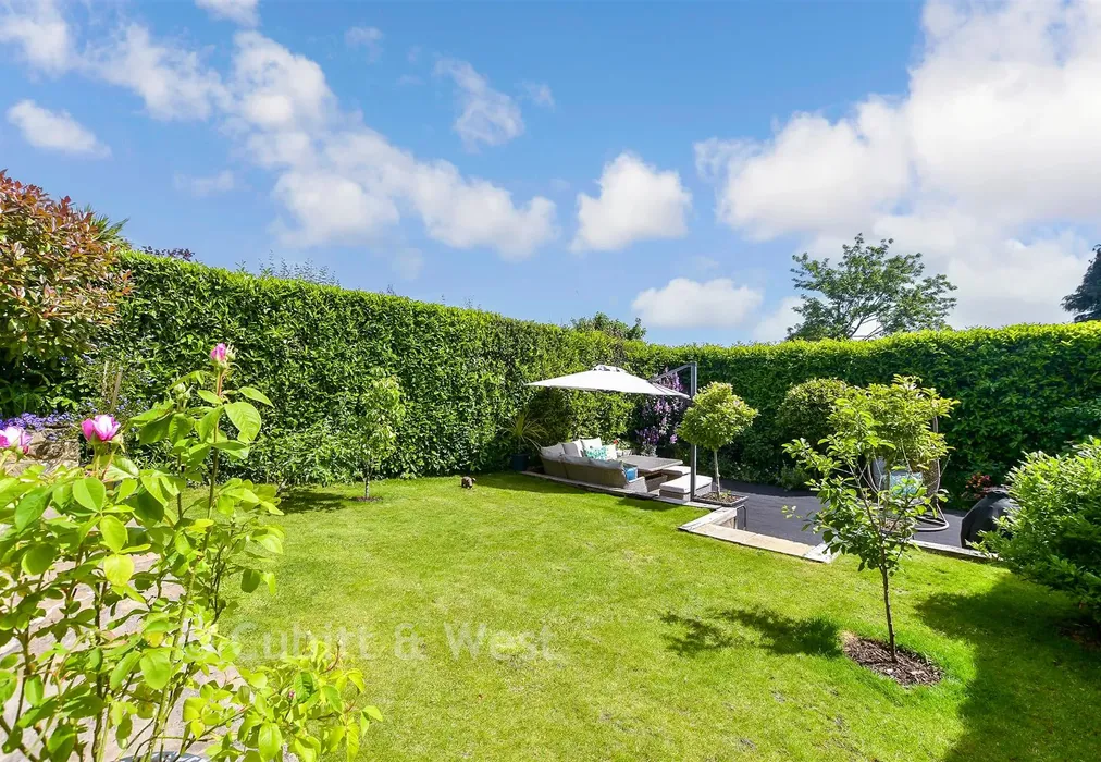 Rear Garden - Lordswell Lane, Crowborough, East Sussex - Wards of Kent