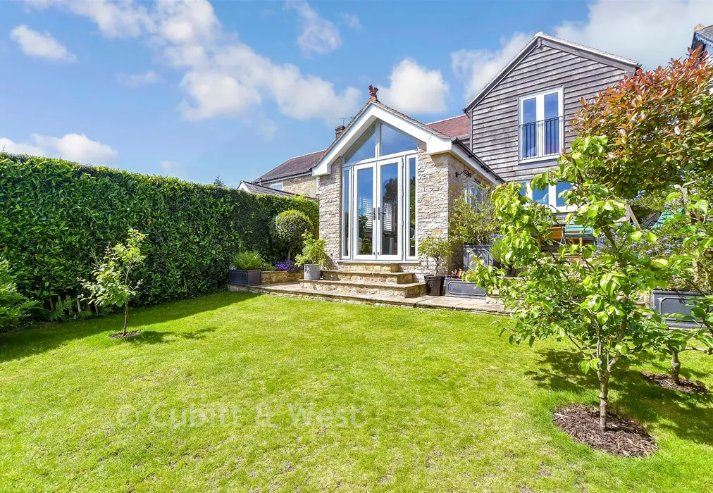 Rear Garden - Lordswell Lane, Crowborough, East Sussex - Wards of Kent