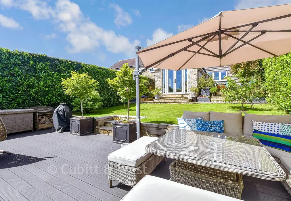 Rear Garden - Lordswell Lane, Crowborough, East Sussex - Wards of Kent