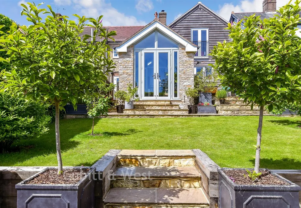 Rear Garden - Lordswell Lane, Crowborough, East Sussex - Wards of Kent
