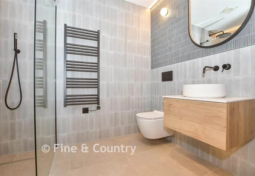 En-Suite Shower Room - Hartdene Barns, Hartfield Road, Cowden, Kent - Wards of Kent