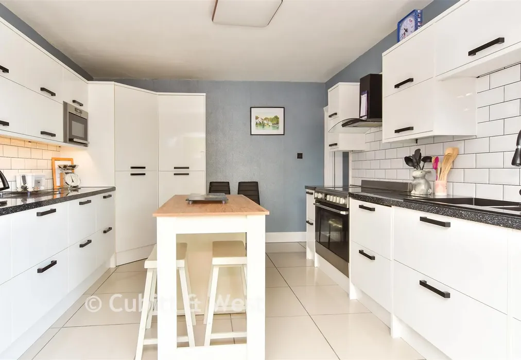 Kitchen - Chichester Road, Bognor Regis, West Sussex - Wards of Kent