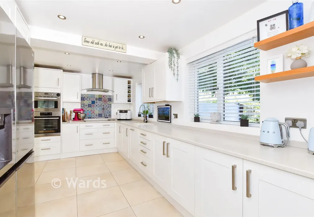 Kitchen - Beechmore Drive, Walderslade, Chatham, Kent - Wards of Kent