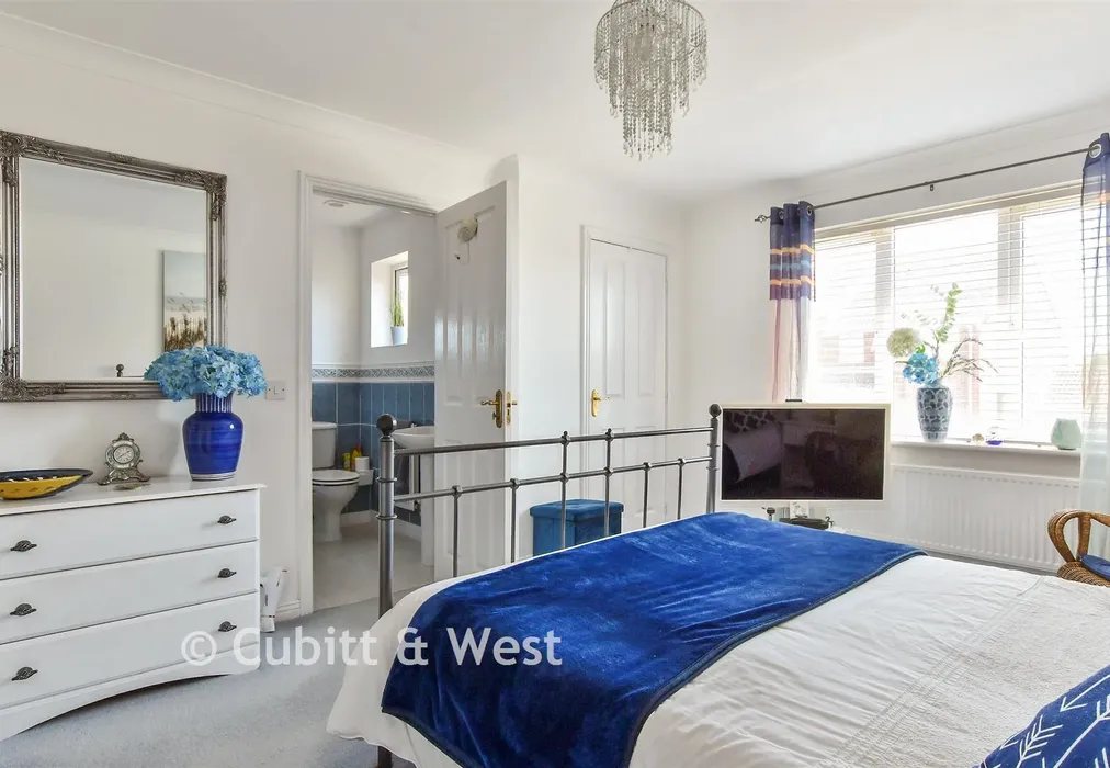 Bedroom 1 - Hill Top Way, Newhaven, East Sussex - Wards of Kent