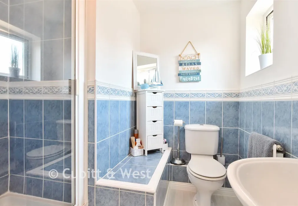 En-Suite Shower Room - Hill Top Way, Newhaven, East Sussex - Wards of Kent