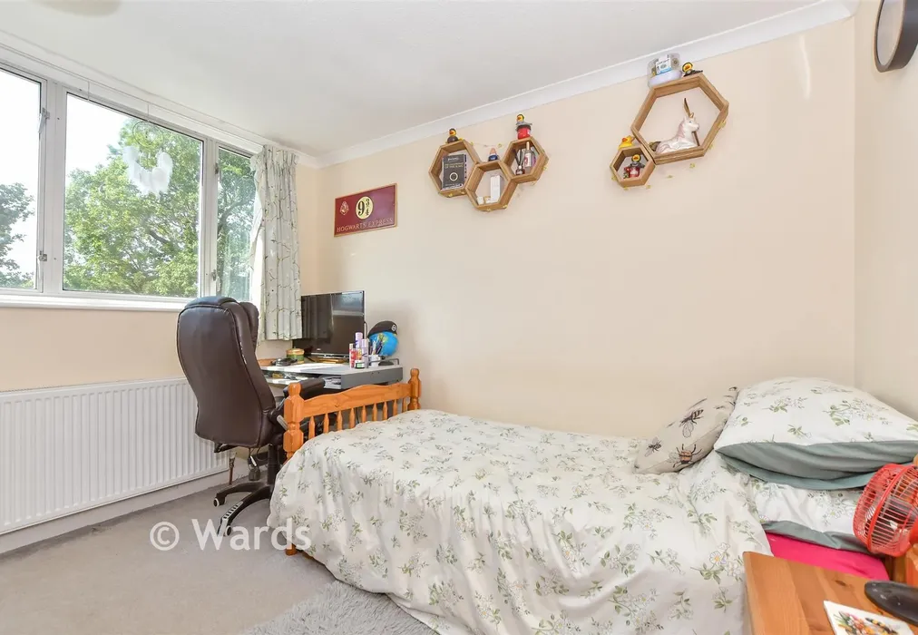 Bedroom 2 - Bankfields, Headcorn, Ashford, Kent - Wards of Kent