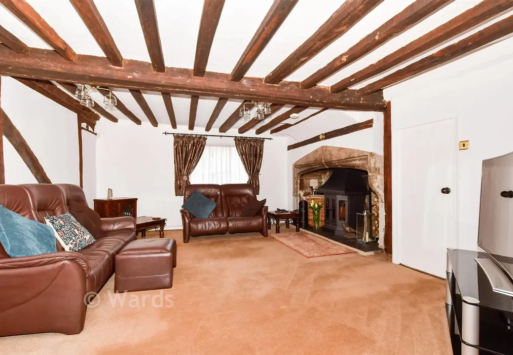 Lounge - Upper Street, Leeds, Maidstone, Kent - Wards of Kent