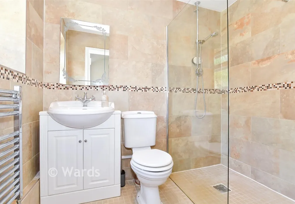En-Suite Shower Room - Upper Street, Leeds, Maidstone, Kent - Wards of Kent