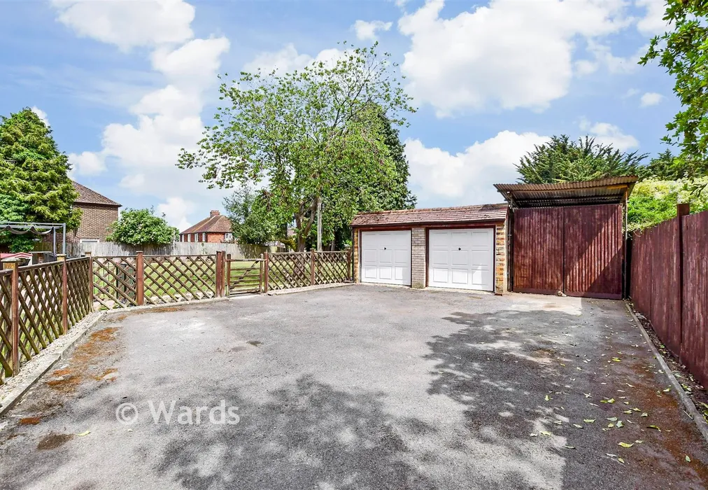 Driveway/Parking - Upper Street, Leeds, Maidstone, Kent - Wards of Kent