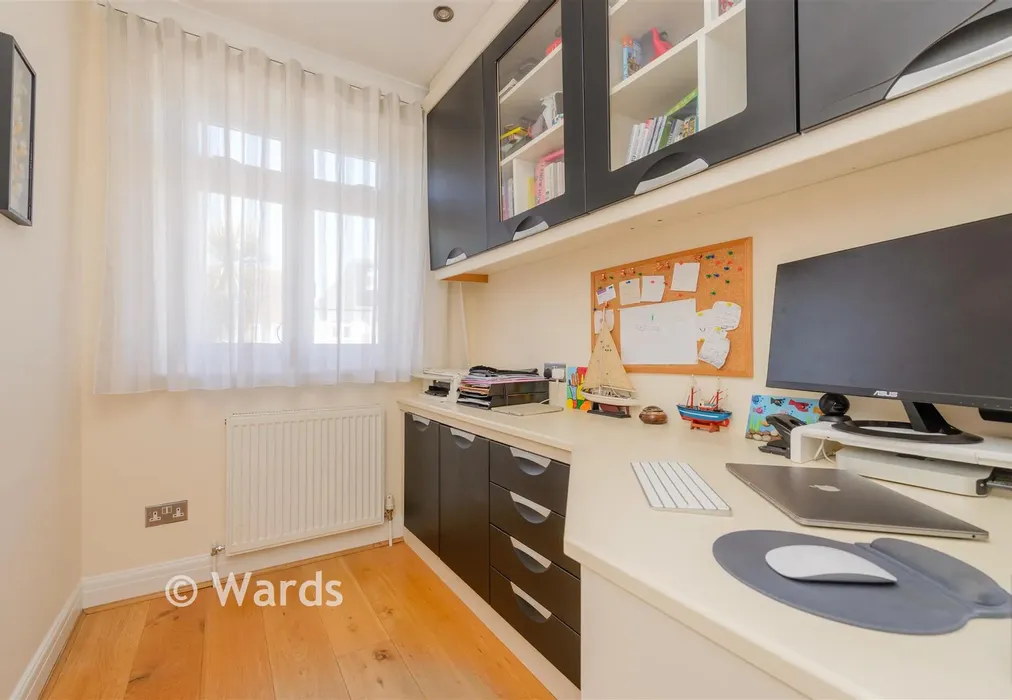 Bedroom 5 - Sycamore Avenue, Sidcup, Kent - Wards of Kent