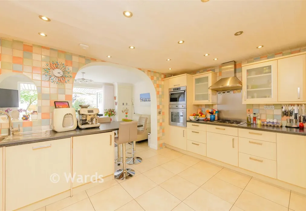 Kitchen - Sycamore Avenue, Sidcup, Kent - Wards of Kent