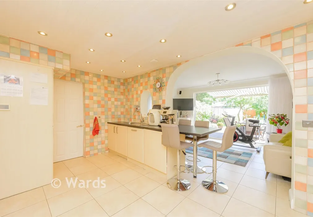 Kitchen - Sycamore Avenue, Sidcup, Kent - Wards of Kent