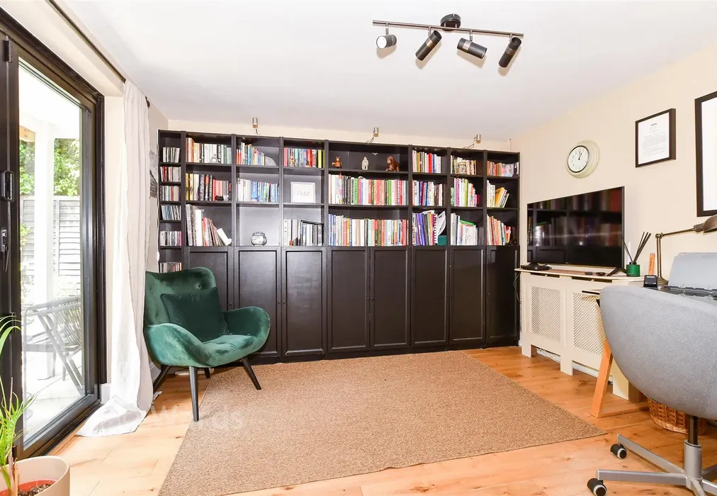 Study - Warmlake Road, Sutton Valence, Maidstone, Kent - Wards of Kent