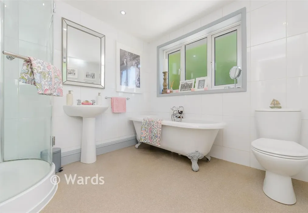 Bathroom - Dargets Road, Walderslade, Chatham, Kent - Wards of Kent