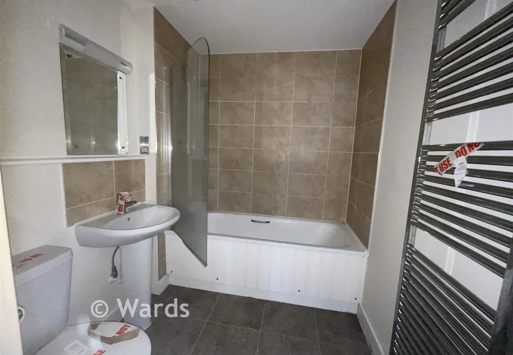 Bathroom - Lower Chantry Lane, Canterbury, Kent - Wards of Kent