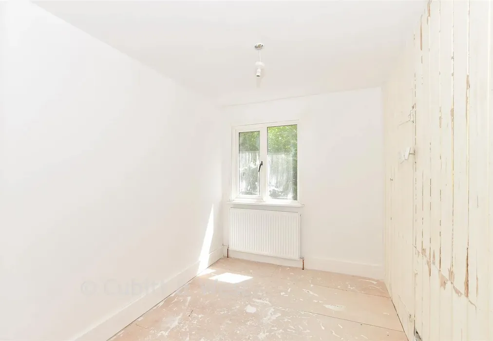 Bedroom 4 - Chillies Lane, High Hurstwood, Uckfield, East Sussex - Wards of Kent
