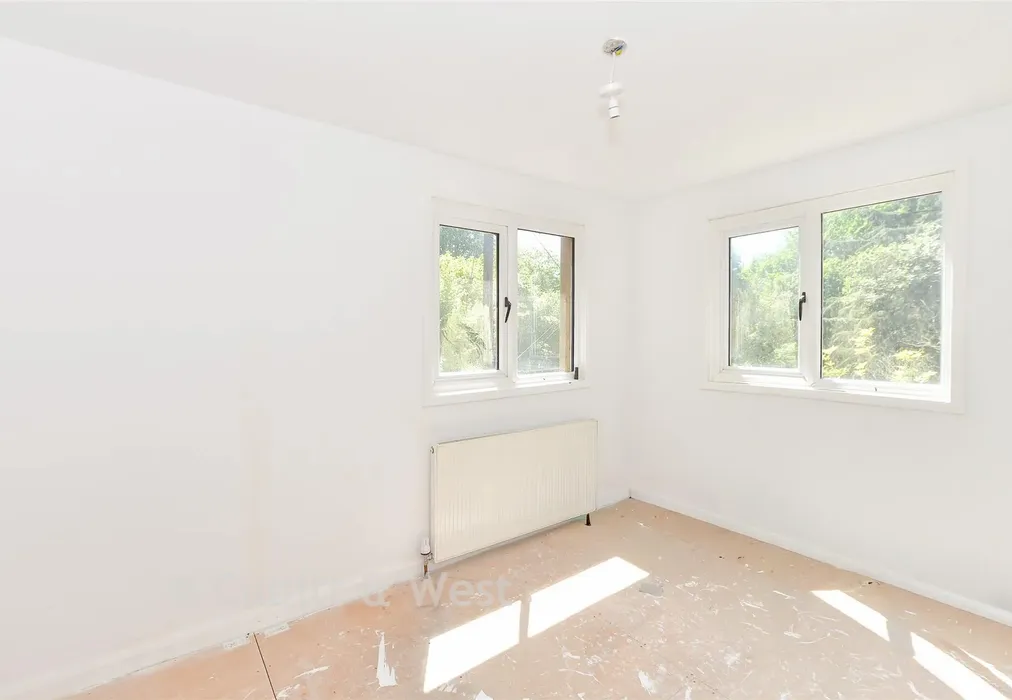 Bedroom 3 - Chillies Lane, High Hurstwood, Uckfield, East Sussex - Wards of Kent