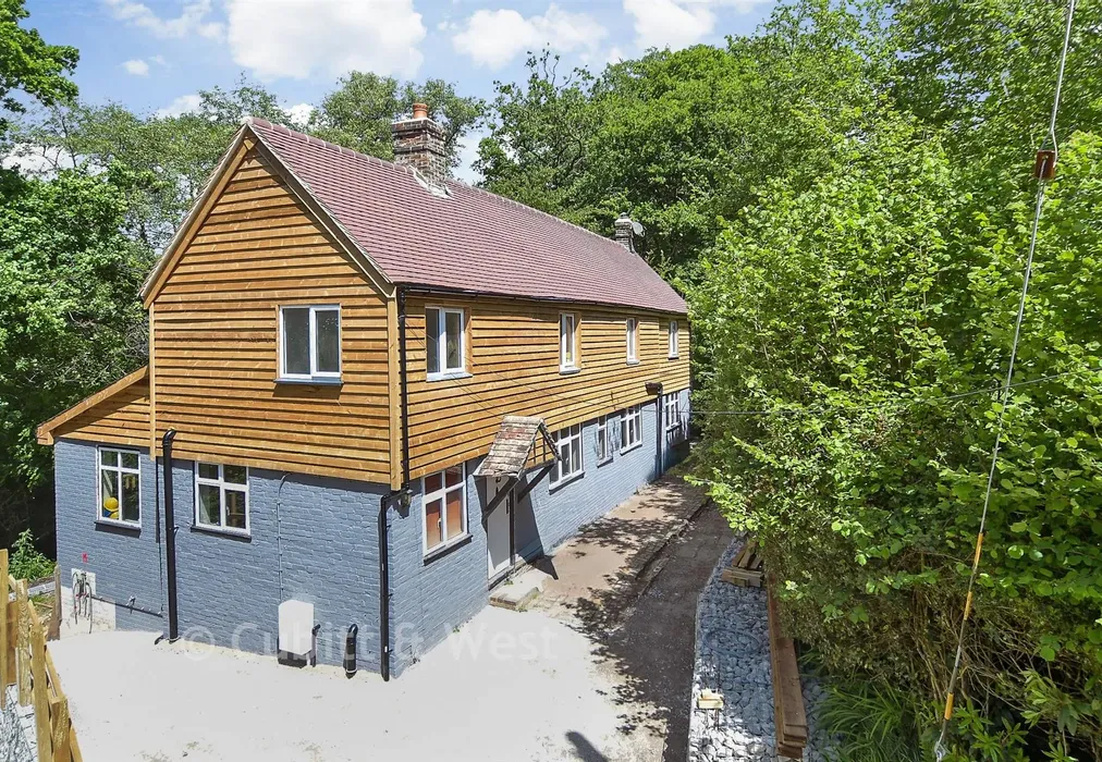 Front - Chillies Lane, High Hurstwood, Uckfield, East Sussex - Wards of Kent